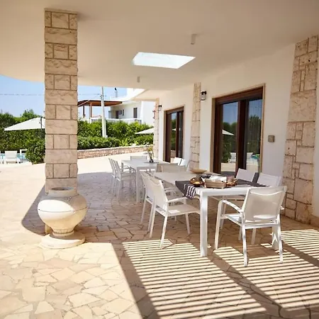 Villa D'aprile Exclusive Luxury With Pool, Jacuzzi, Castellana Grotte