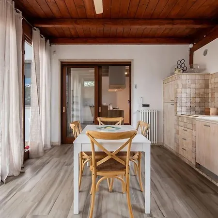 Villa D'aprile Exclusive Luxury With Pool, Jacuzzi, Castellana Grotte