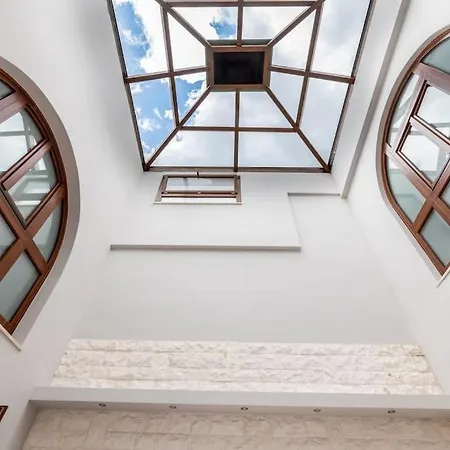 D'aprile Exclusive Luxury With Pool, Jacuzzi,